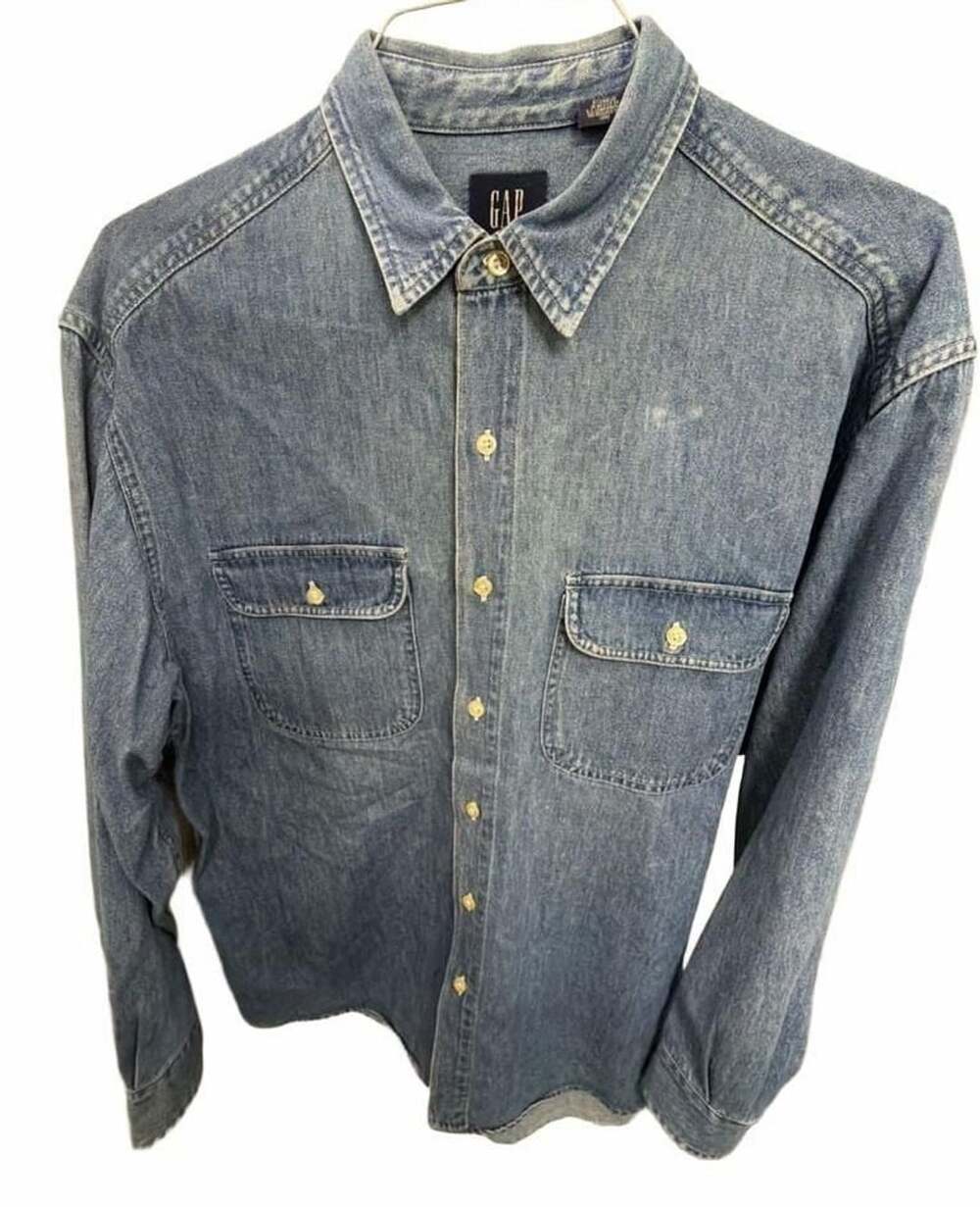 Vintage GAP Denim Shirt Men’s M Blue 100% Cotton Dual Pocket 90s Button Up